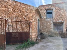 Caserío con terreno de oliveras centenarias en El Cantón photo 0