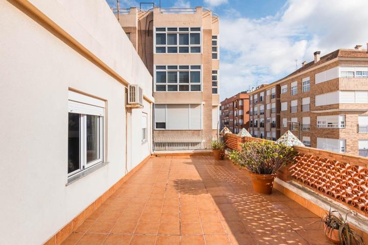 AMPLIO ATICO EN EL CENTRO DE LA UNION photo 0