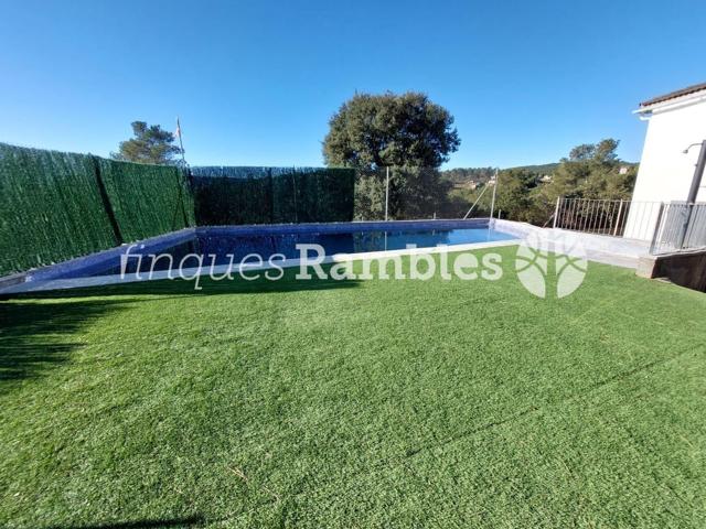 CHALET CON PISCINA Y PARQUE photo 0
