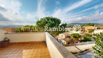 CASA DINS EL POBLE DE L´ESPELT! photo 0