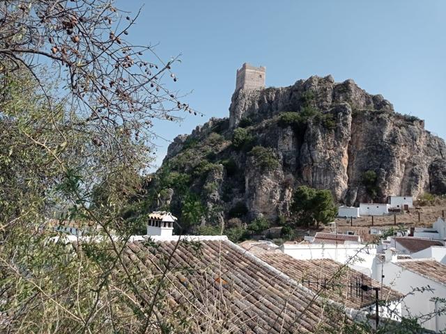 SE VENDE CASA EN CONSTRUCCION CON VISTAS AL CASTILLO EN ZAHARA DE LA SIERRA photo 0