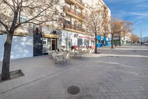 Cafetería con despacho de pan en Granada photo 0