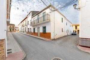 Doble Encanto en Ventas de Huelma: Dos Casas en una. ¡Descubre tu Nuevo Hogar! photo 0