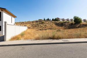 SE VENDE UN SOLAR CON PROYECTO EN URB.CAÑADAS DEL PARQUE, DILAR photo 0