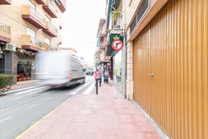 Oportunidad única: Local comercial en pleno centro de Peligros photo 0