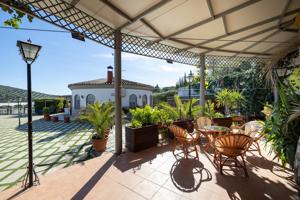 🏡 ¡Espectacular chalet con piscina, jardines y salón de fiestas en Puerto Lope (Moclín)! photo 0