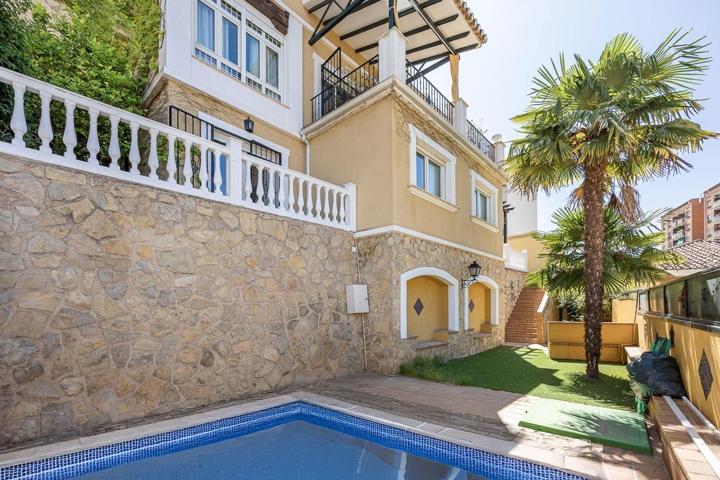 Chalet Individual con piscina y calidades de lujo en Carretera de la Sierra photo 0