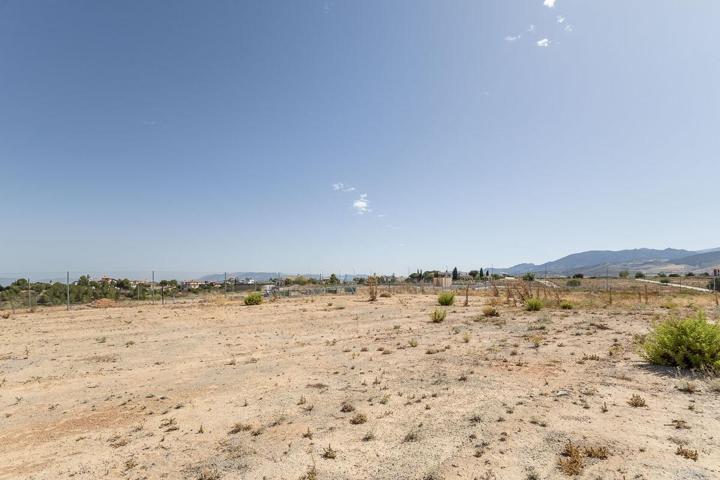 🌿 Terreno en Venta en Otura – 550 m² Construidos | Junto al Campo de Golf 🌟 photo 0