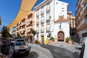 🏡 ¡Oportunidad única en el corazón de Lanjarón! Piso seminuevo con garaje y ascensor photo 0