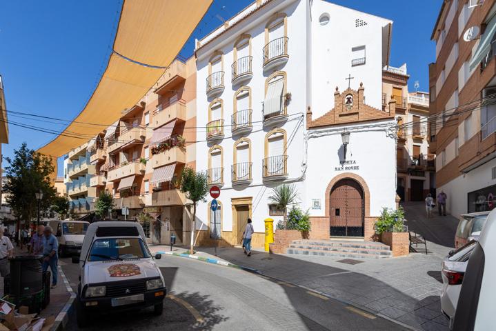 🏡 ¡Oportunidad única en el corazón de Lanjarón! Piso seminuevo con garaje y ascensor photo 0