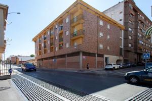 Amplio Local Comercial en Linares photo 0