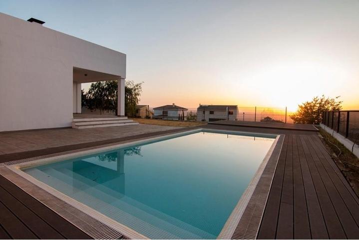 Luxury villa for rent in La zubia photo 0