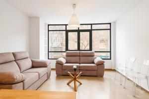 SE ALQUILA SUPER ACOGEDOR PISO EN CALLE ARABIAL photo 0