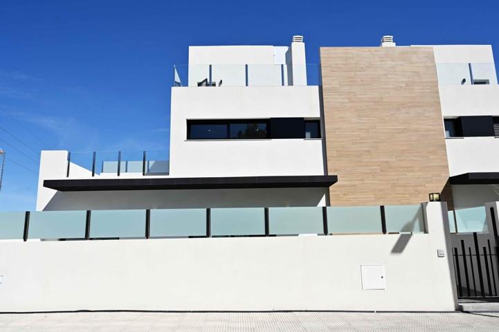 VILLA CON SOLÁRIUM Y PISCINA PRIVADA photo 0