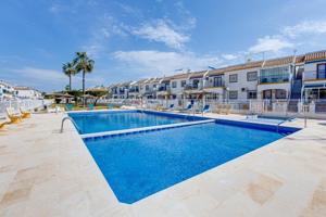 DÚPLEX ESQUINA CON TERRAZA, JARDÍN, SOLÁRIUM Y PISCINA COMUNITARIA photo 0