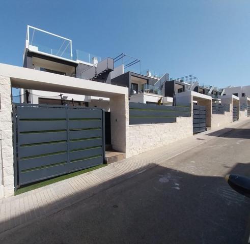 CHALET EN VILLAMARTÍN CON SOLÁRIUM, PISCINA Y URBANIZACIÓN CERRADA photo 0