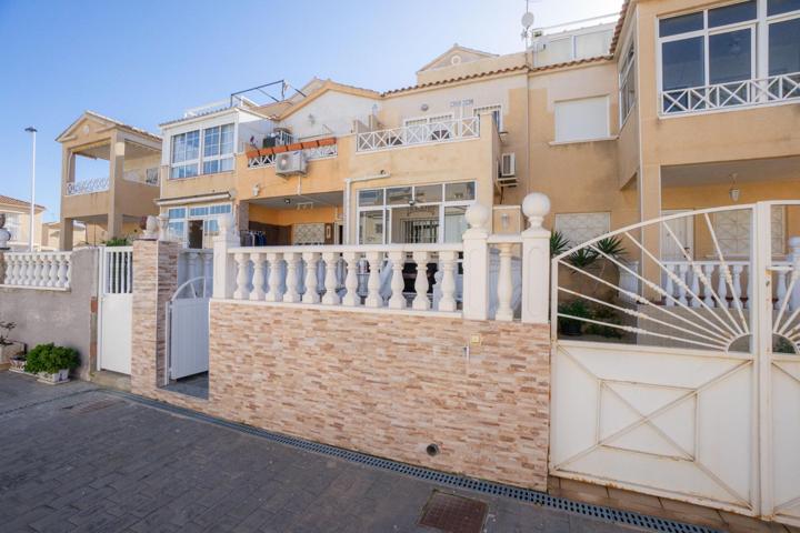 ADOSADO CON PISCINA Y SOLÁRIUM EN TORREVIEJA photo 0