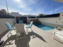 CASA ADOSADA CON SOLÁRIUM, SÓTANO, PISCINA Y JARDÍN EN EL CORAZÓN DE BENIJOFAR photo 0