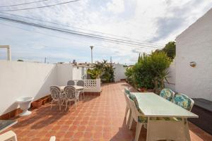CASA SIN VECINOS NI COMUNIDAD EN TORREVIEJA photo 0