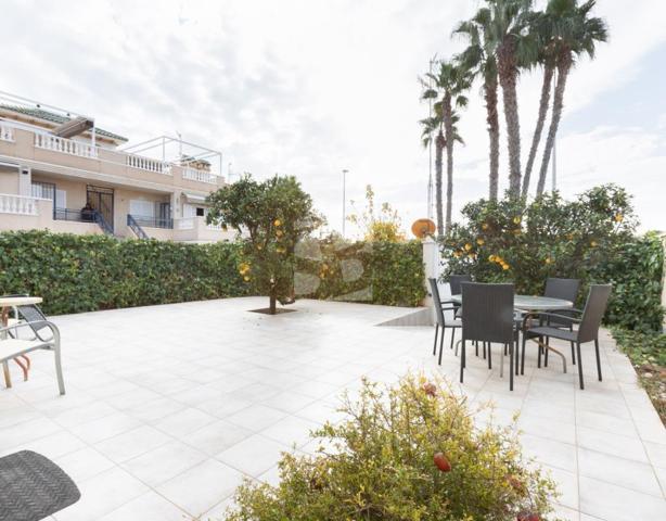 CASA CON JARDÍN, SOLÁRIUM Y PISCINA EN ORIHUELA COSTA photo 0