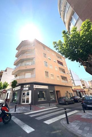 APARTAMENTO EN EL CENTRO A 500M DEL MAR. photo 0