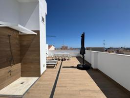 ATICO SEMINUEVO CON SAUNA, PISCINA Y VISTAS A MAR! photo 0