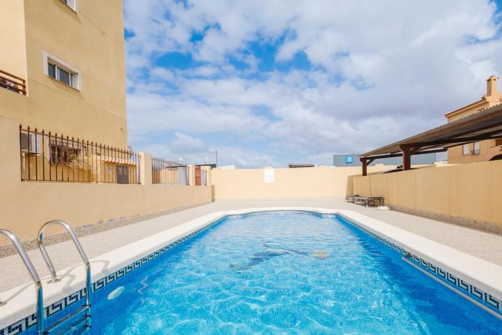 APARTAMENTO CON PISCINA Y PARKING EN NUEVA TORREVIEJA photo 0