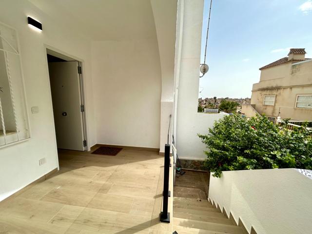 BUNGALOW PLANTA BAJA REFORMADO PERFECTO COMO INVERSIÓN photo 0
