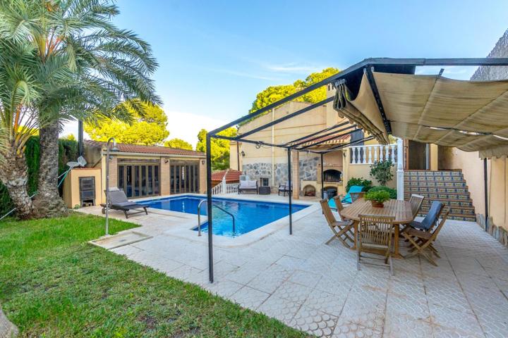 CHALET CON 800 PISCINA PRIVADA, GARAJE Y SAUNA photo 0