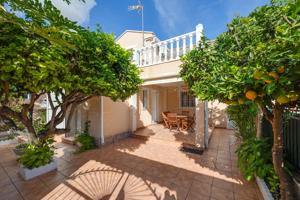 CASA EN LA BONITA URBANIZACIÓN DE TORREALMENDROS photo 0