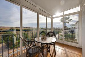 BUNGALOW PLANTA ALTA CON SOLÁRIUM, VISTAS DESPEJADAS Y PISCINA photo 0