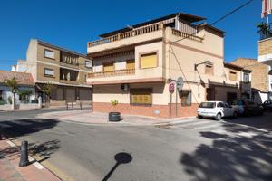 MAGNÍFICA CASA EN EL CENTRO DE ARMILLA photo 0