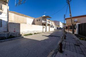 SOLAR EN VENTA EN UNA ZONA INMEJORABLE photo 0