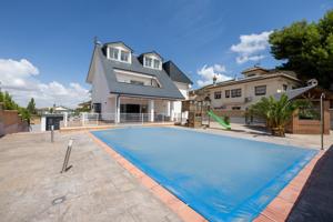 EXCLUSIVO CHALET DE LUJO, VEN A VISITARLO. photo 0