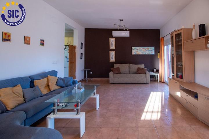 Chalet con piscina y amplias terrazas en Urbanización San Cristóbal photo 0
