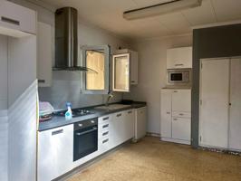 GRAN CASA CON BAJO A DOS CALLES photo 0