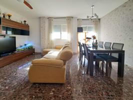 Primer piso completo: Terraza, trastero y parking photo 0