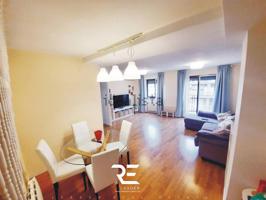 VIVIENDA EN DOS PLANTAS CON ALQUILER ACTIVO photo 0
