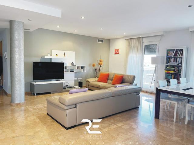 ÁTICO-DÚPLEX ESPLENDIDO EN ZONA CARIÑENA CON GRAN TERRAZA Y GARAJE INCLUIDO !! photo 0