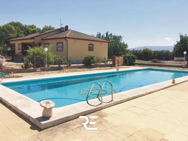 CHALET INDEPENDIENTE EN GRAN PARCELA CON PISCINA A SOLO 400 m. DEL MAR EN ELS POBLETS !! photo 0