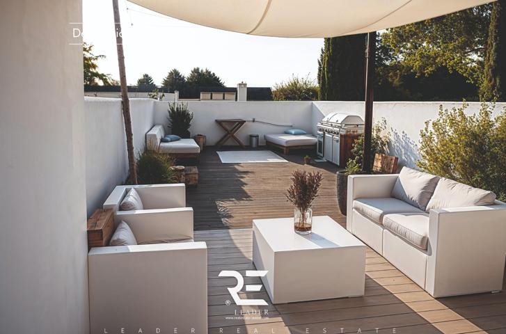 ESPECTACULAR ÁTICO DÚPLEX CON TERRAZA Y GARAJE! photo 0