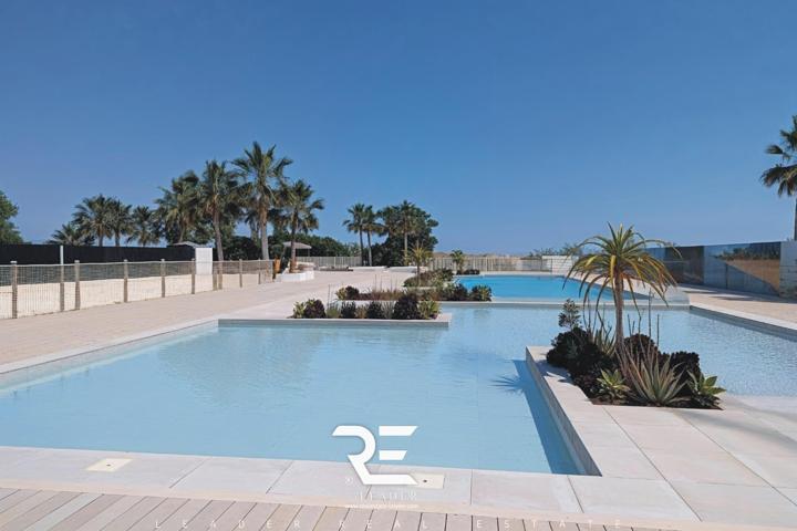 EXCLUSIVA VIVIENDA EN PRIMERA LÍNEA DE PLAYA CON TERRAZA Y MAGNÍFICAS VISTAS! PLAZA DE GARAJE Y TRASTERO OPCIONAL! photo 0