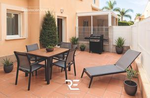 MAGNÍFICO CHALET ADOSADO !! BALCÓN, AMPLIA TERRAZA, GARAJE Y TRASTERO INCLUIDOS !! photo 0