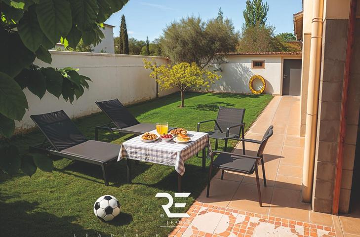 EXCLUSIVA VILLA ESQUINERA CON PISCINA PRIVADA! photo 0