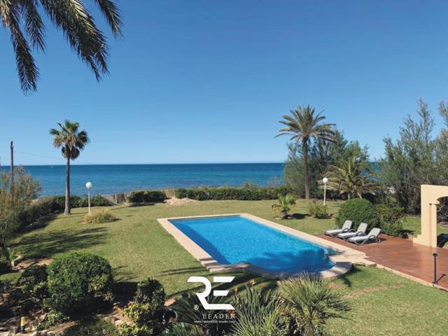EXCLUSIVO CHALET EN PRIMERA LINEA DE PLAYA EN DENIA !! photo 0