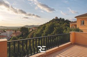 GRAN CASA ADOSADA DE 4 PLANTAS Y 278 m2 CON TERRAZA Y GARAJE EN EL CENTRO DE BORRIOL !! photo 0