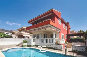 VILLA DE LUJO EN BENICÀSSIM — TRES PLANTAS DE LUJO, PISCINA PRIVADA Y UN ESTILO DE VIDA DIGNO DE LA REALEZA photo 0