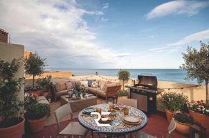 EXCLUSIVA FRENTE AL MAR CON TERRAZAS, LUZ CRUZADA Y CUATRO DORMITORIOS – PRIMERA LÍNEA DE MAR Y GARAJE. photo 0