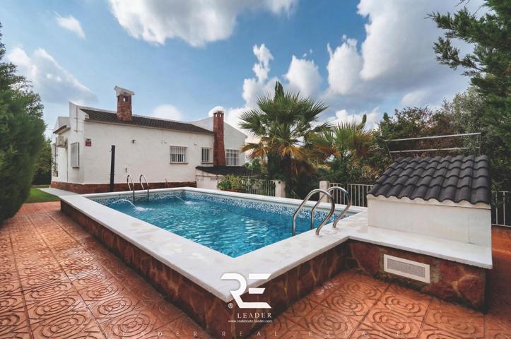 CHALET INDEPENDIENTE CON PISCINA, TERRAZAS Y DOS VIVIENDAS EN PEDRALBA! photo 0