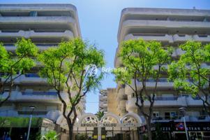 Salou- Apartamento con piscina y licencia turística photo 0